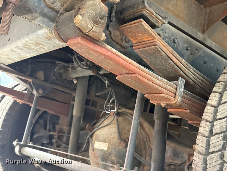 image for item DT2870 2007 Mitsubishi Fuso FE Crew Cab flatbed truck