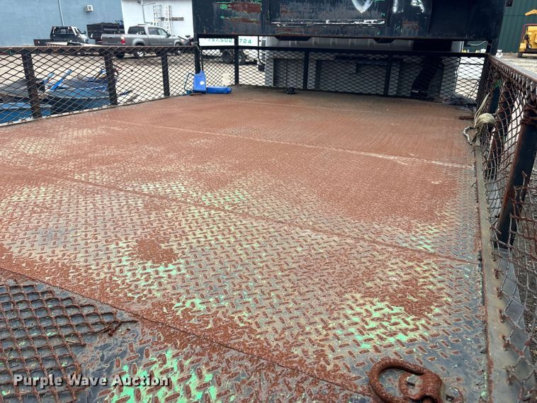 image for item DT2870 2007 Mitsubishi Fuso FE Crew Cab flatbed truck