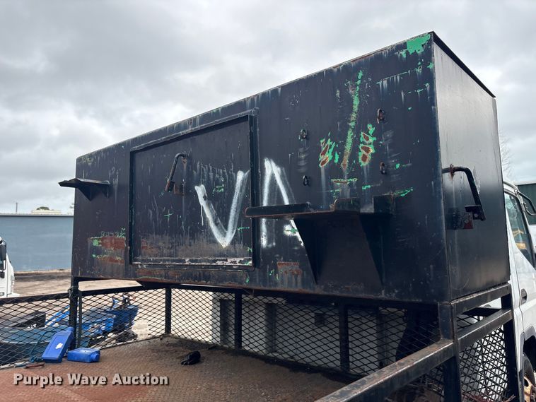 image for item DT2870 2007 Mitsubishi Fuso FE Crew Cab flatbed truck