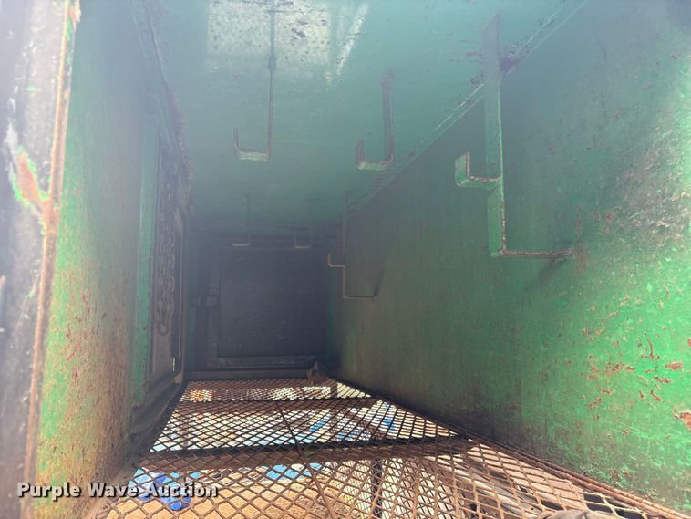 image for item DT2870 2007 Mitsubishi Fuso FE Crew Cab flatbed truck