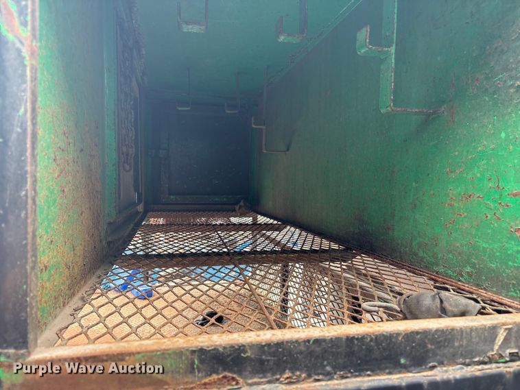 image for item DT2870 2007 Mitsubishi Fuso FE Crew Cab flatbed truck