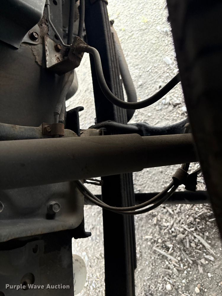 image for item DT2870 2007 Mitsubishi Fuso FE Crew Cab flatbed truck