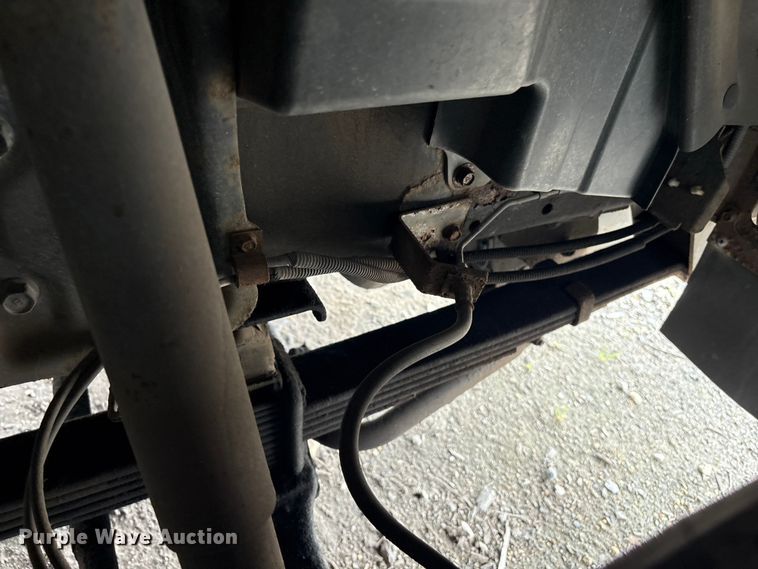 image for item DT2870 2007 Mitsubishi Fuso FE Crew Cab flatbed truck