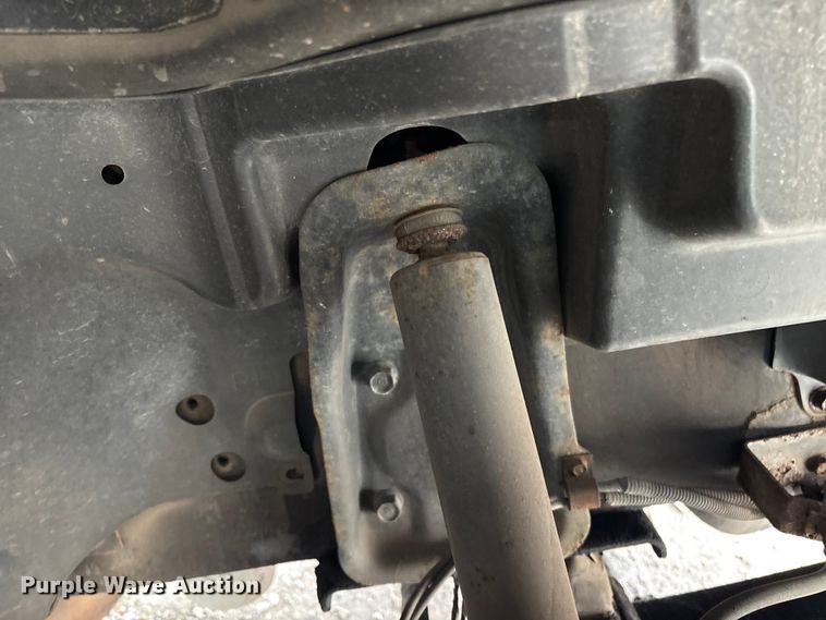 image for item DT2870 2007 Mitsubishi Fuso FE Crew Cab flatbed truck