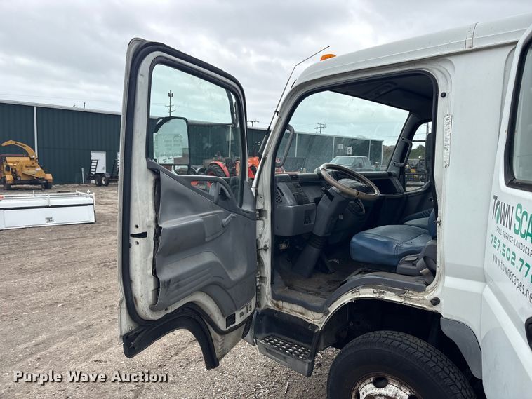 image for item DT2870 2007 Mitsubishi Fuso FE Crew Cab flatbed truck