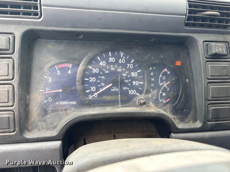 image for item DT2870 2007 Mitsubishi Fuso FE Crew Cab flatbed truck