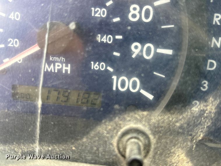 image for item DT2870 2007 Mitsubishi Fuso FE Crew Cab flatbed truck