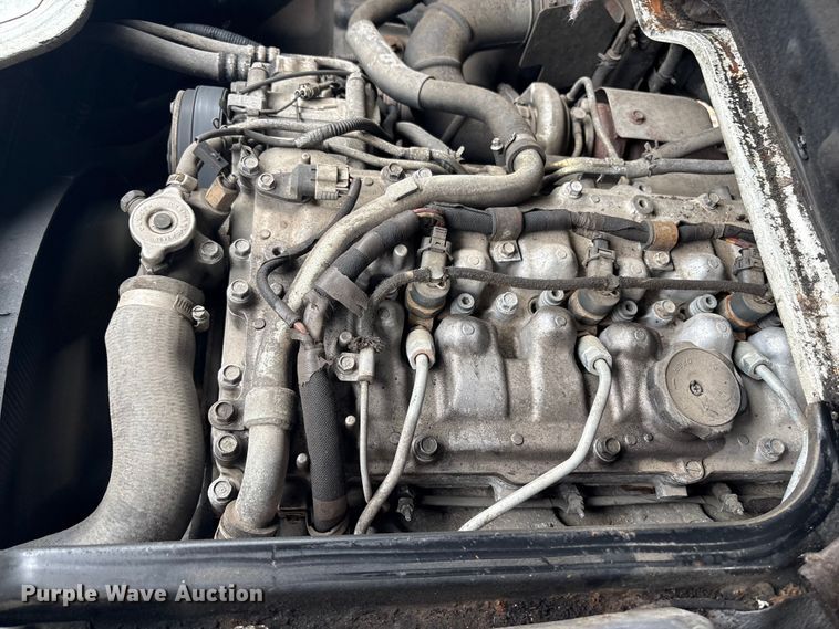 image for item DT2870 2007 Mitsubishi Fuso FE Crew Cab flatbed truck