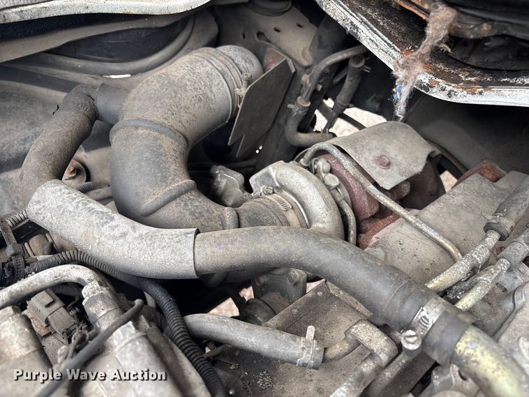 image for item DT2870 2007 Mitsubishi Fuso FE Crew Cab flatbed truck