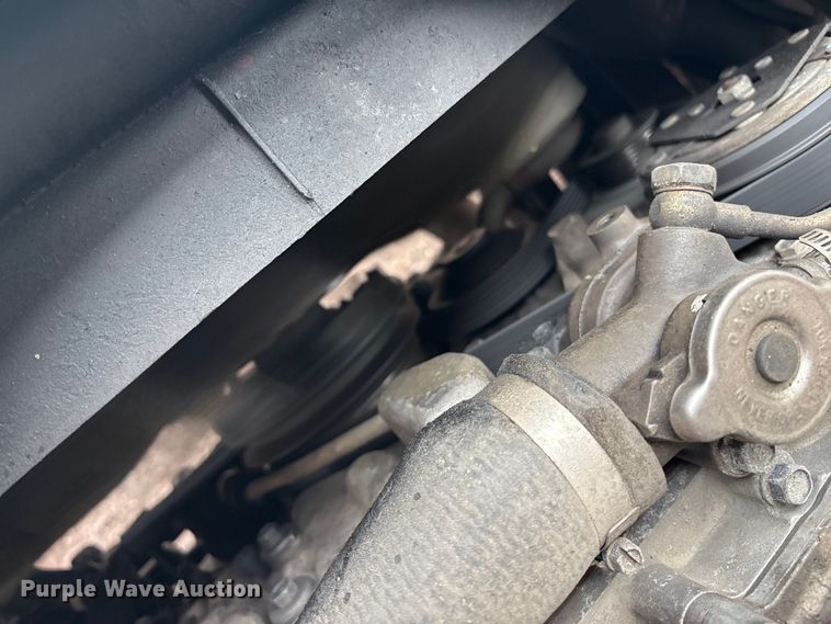 image for item DT2870 2007 Mitsubishi Fuso FE Crew Cab flatbed truck