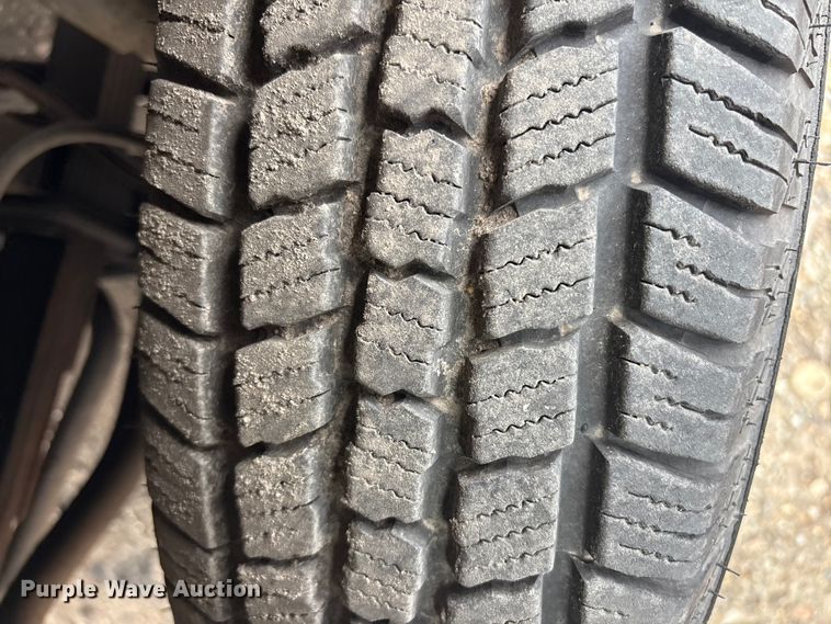 image for item DT2870 2007 Mitsubishi Fuso FE Crew Cab flatbed truck