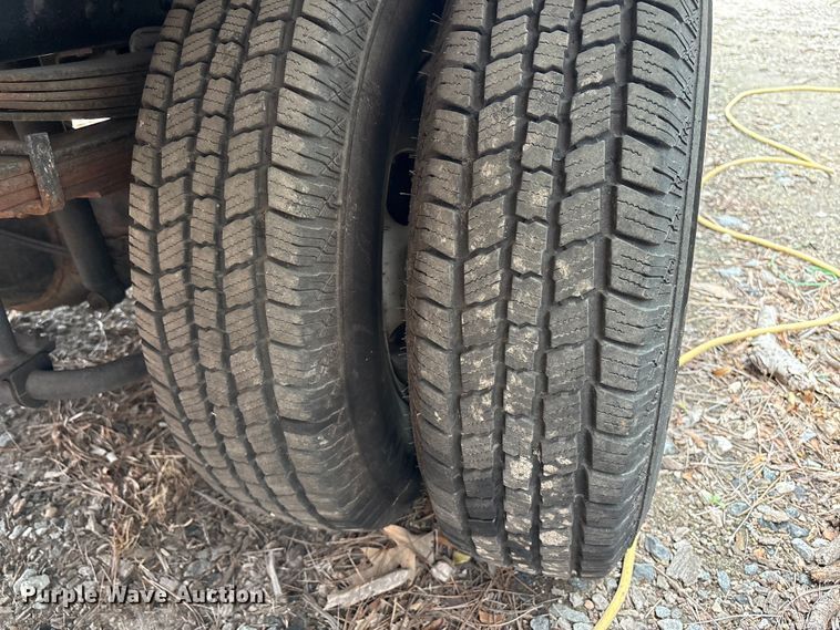 image for item DT2870 2007 Mitsubishi Fuso FE Crew Cab flatbed truck