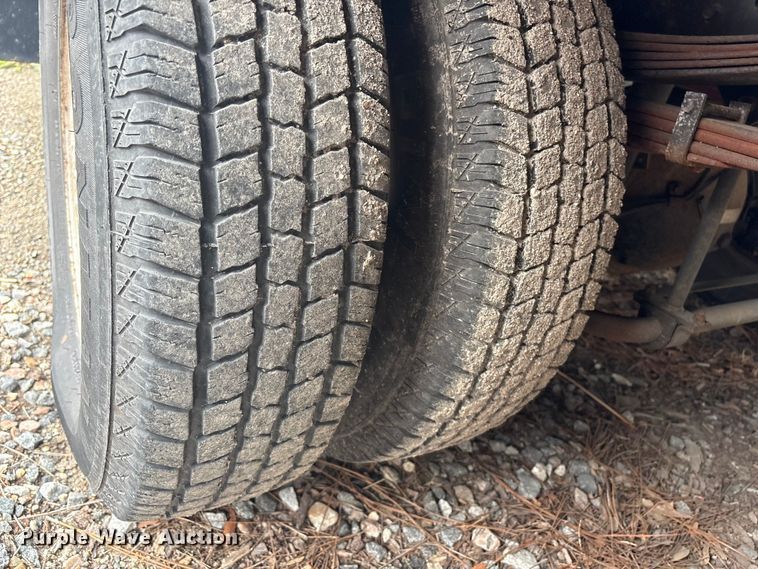 image for item DT2870 2007 Mitsubishi Fuso FE Crew Cab flatbed truck