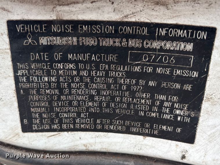 image for item DT2870 2007 Mitsubishi Fuso FE Crew Cab flatbed truck