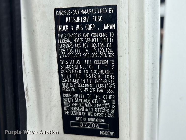 image for item DT2870 2007 Mitsubishi Fuso FE Crew Cab flatbed truck