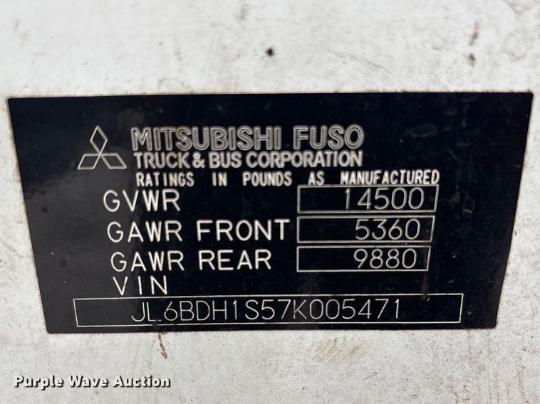 image for item DT2870 2007 Mitsubishi Fuso FE Crew Cab flatbed truck