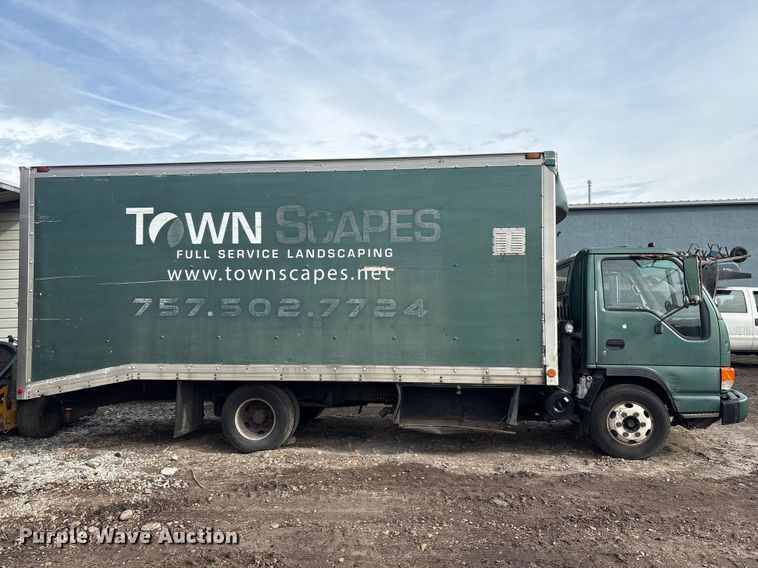 image for item DT2871 2002 Isuzu NPR box truck