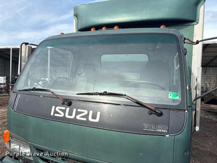 image for item DT2871 2002 Isuzu NPR box truck