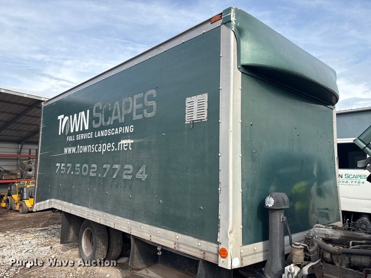 image for item DT2871 2002 Isuzu NPR box truck