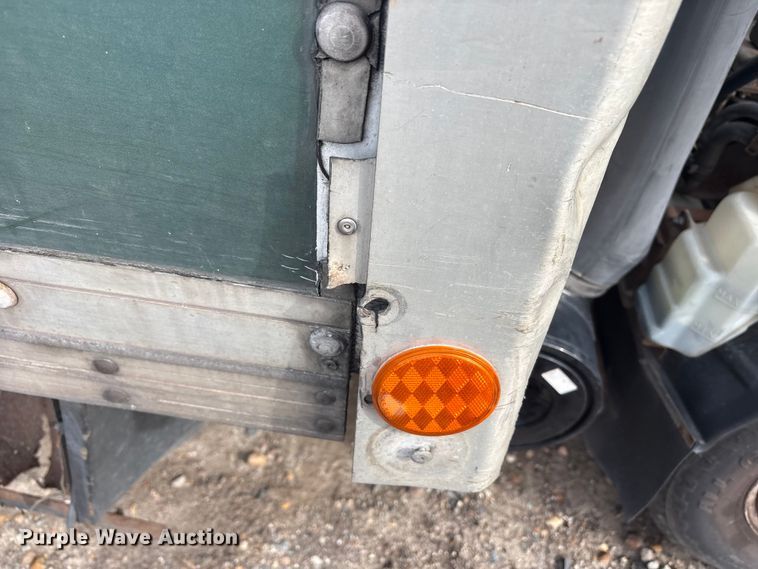 image for item DT2871 2002 Isuzu NPR box truck