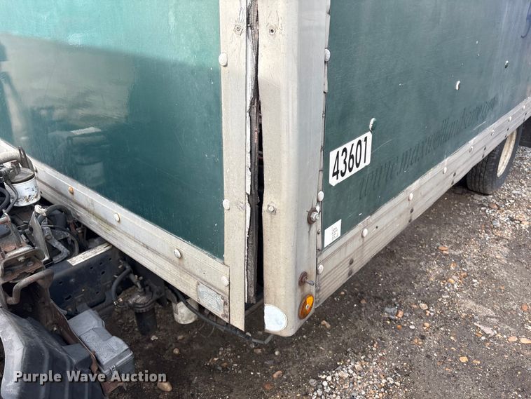 image for item DT2871 2002 Isuzu NPR box truck