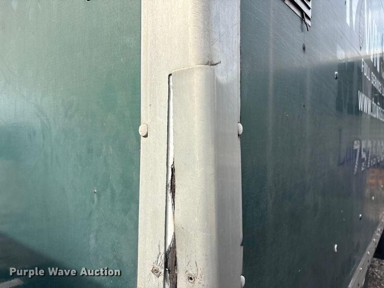 image for item DT2871 2002 Isuzu NPR box truck