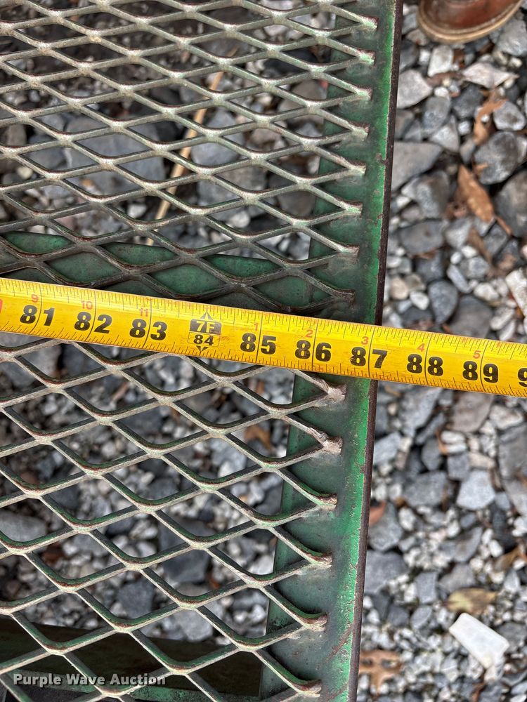 image for item DT2871 2002 Isuzu NPR box truck