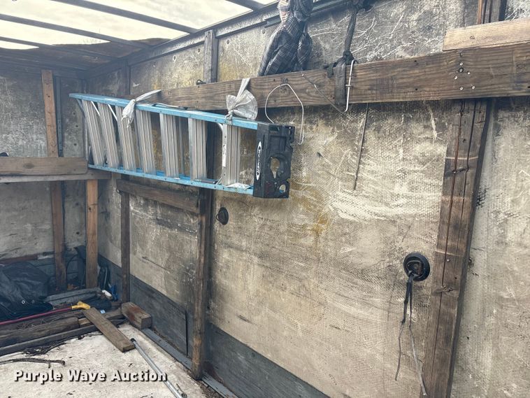 image for item DT2871 2002 Isuzu NPR box truck