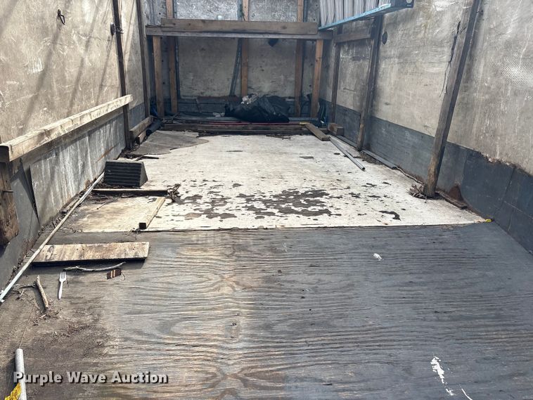 image for item DT2871 2002 Isuzu NPR box truck