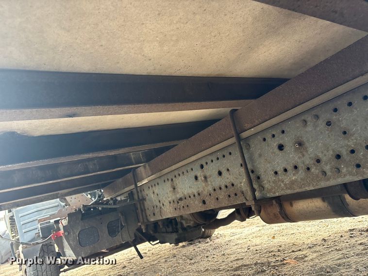 image for item DT2871 2002 Isuzu NPR box truck