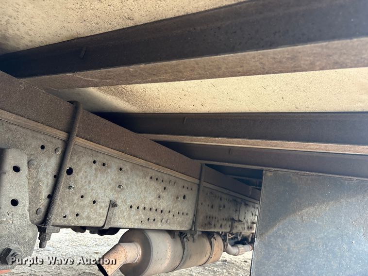 image for item DT2871 2002 Isuzu NPR box truck