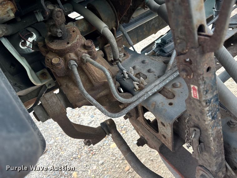 image for item DT2871 2002 Isuzu NPR box truck