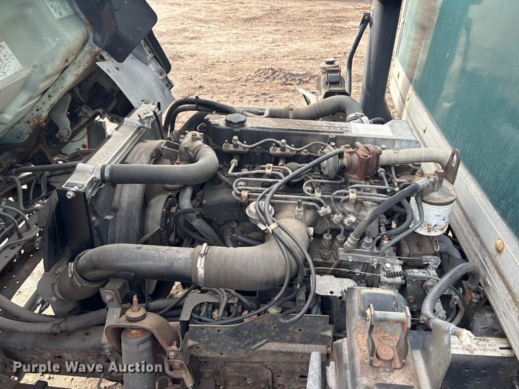 image for item DT2871 2002 Isuzu NPR box truck