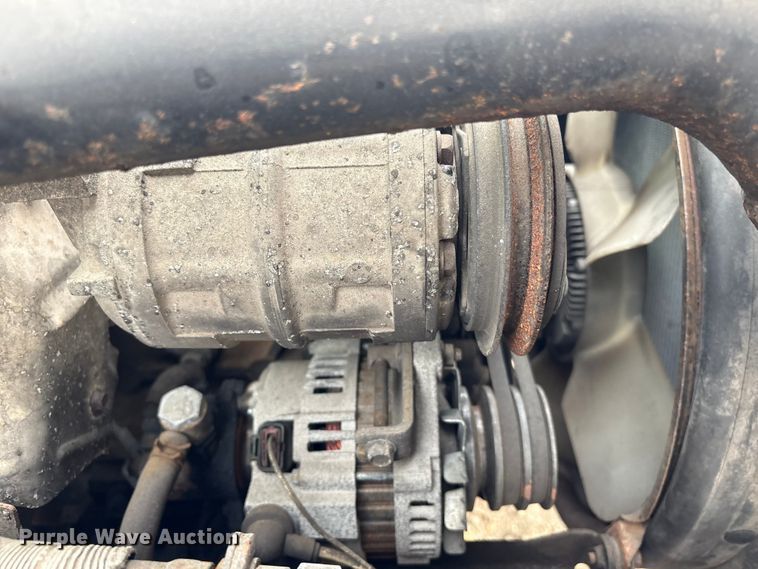 image for item DT2871 2002 Isuzu NPR box truck