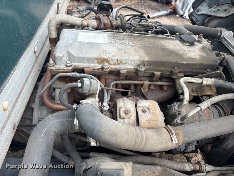 image for item DT2871 2002 Isuzu NPR box truck