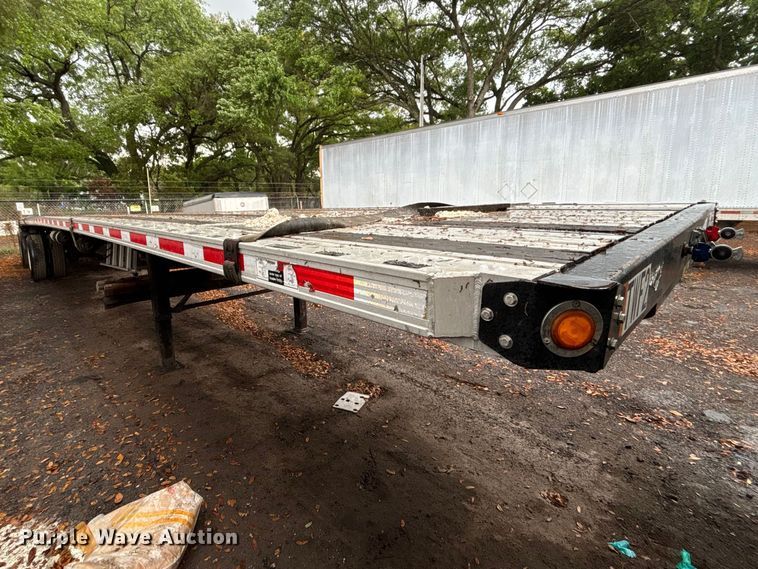 image for item DU0406 2017 Fontaine flatbed trailer