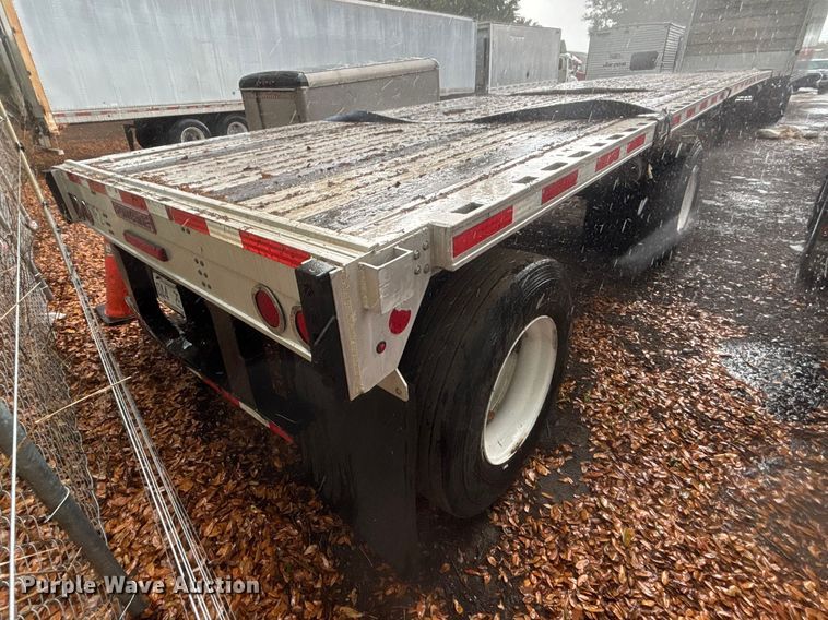 image for item DU0406 2017 Fontaine flatbed trailer