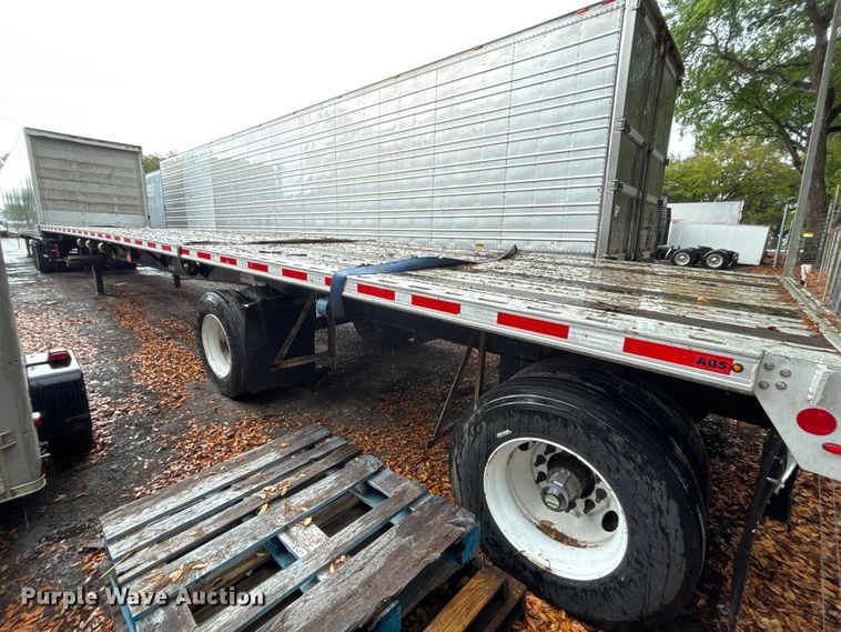 image for item DU0406 2017 Fontaine flatbed trailer