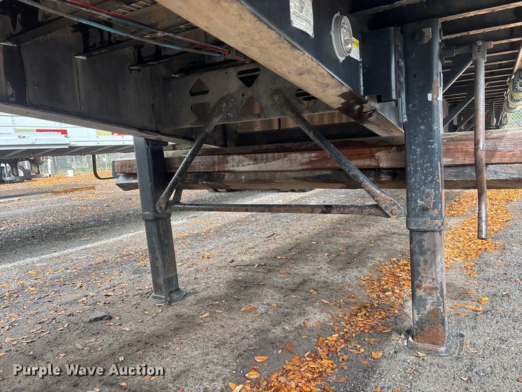 image for item DU0406 2017 Fontaine flatbed trailer