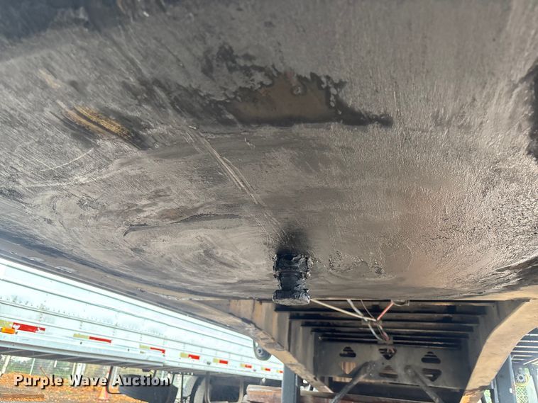 image for item DU0406 2017 Fontaine flatbed trailer