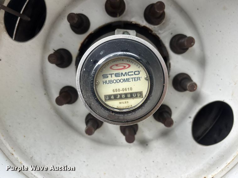 image for item DU0406 2017 Fontaine flatbed trailer