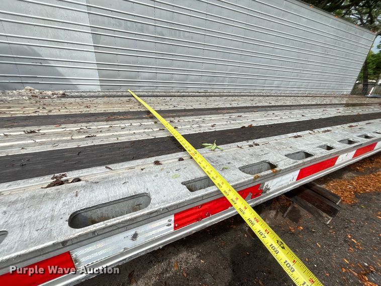 image for item DU0406 2017 Fontaine flatbed trailer