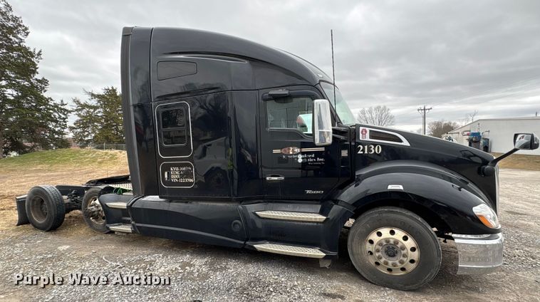 image for item DU2552 2018 Kenworth T680 semi truck