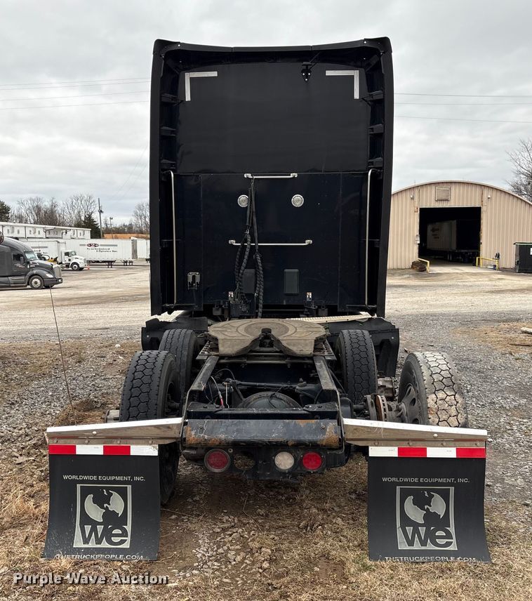 image for item DU2552 2018 Kenworth T680 semi truck