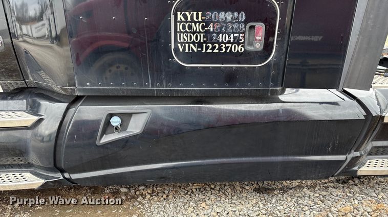 image for item DU2552 2018 Kenworth T680 semi truck