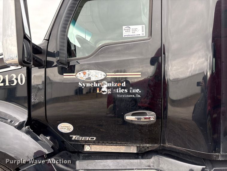 image for item DU2552 2018 Kenworth T680 semi truck