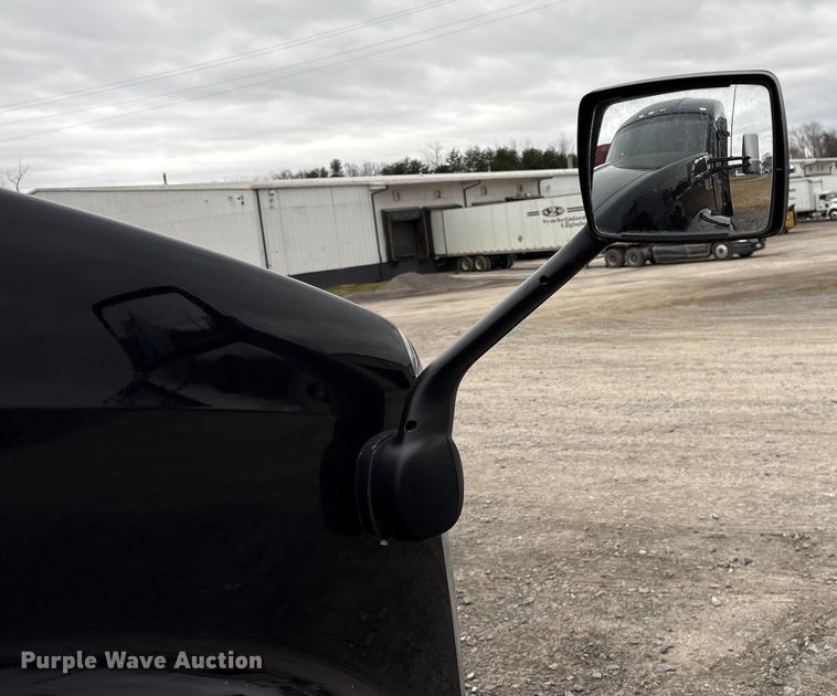 image for item DU2552 2018 Kenworth T680 semi truck