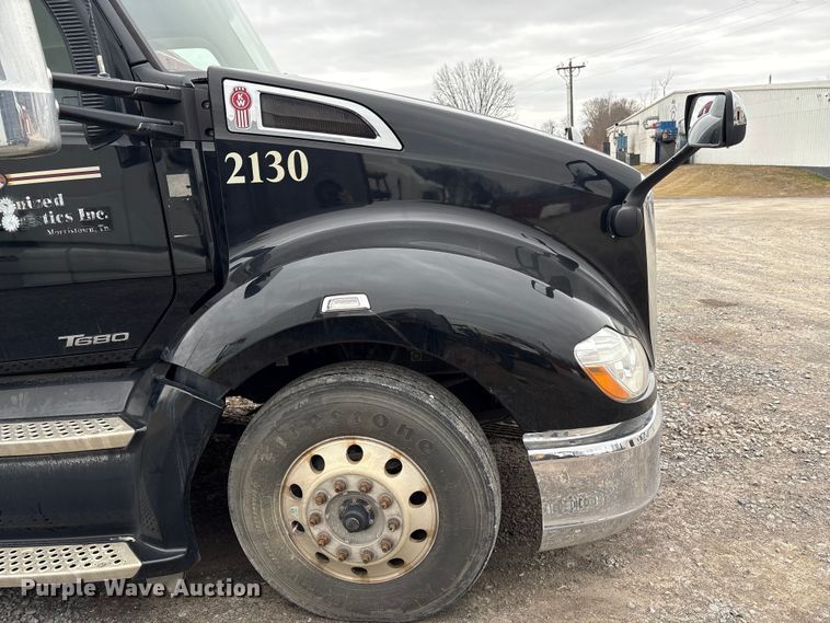 image for item DU2552 2018 Kenworth T680 semi truck