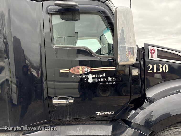 image for item DU2552 2018 Kenworth T680 semi truck