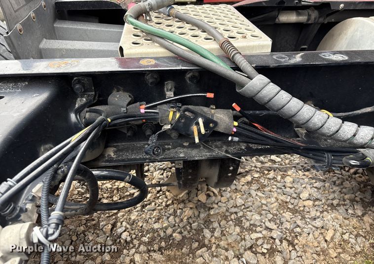 image for item DU2552 2018 Kenworth T680 semi truck